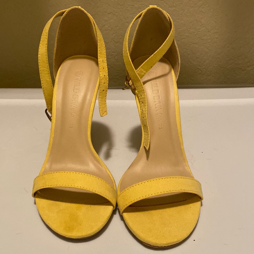 Never worn yellow ankle strap open toe heels